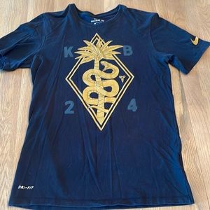 Nike KB 24 GOLD SNAKE men’s tee